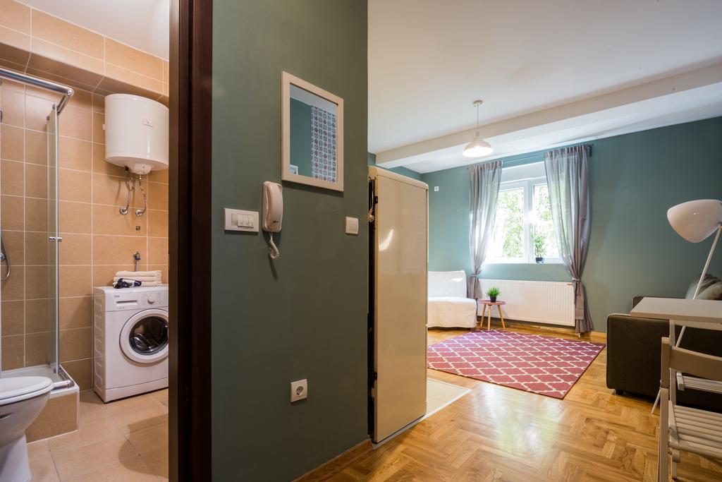 ! Promo! Central Evergreen Studio - Free Public Parking-Fast Wi-Fi Novi Sad Bagian luar foto